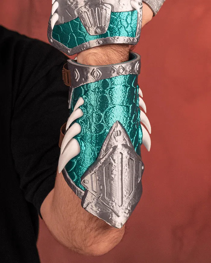 Scaled_Barbarian_Gauntlet_and_Vambrace_3_37aae0fa34