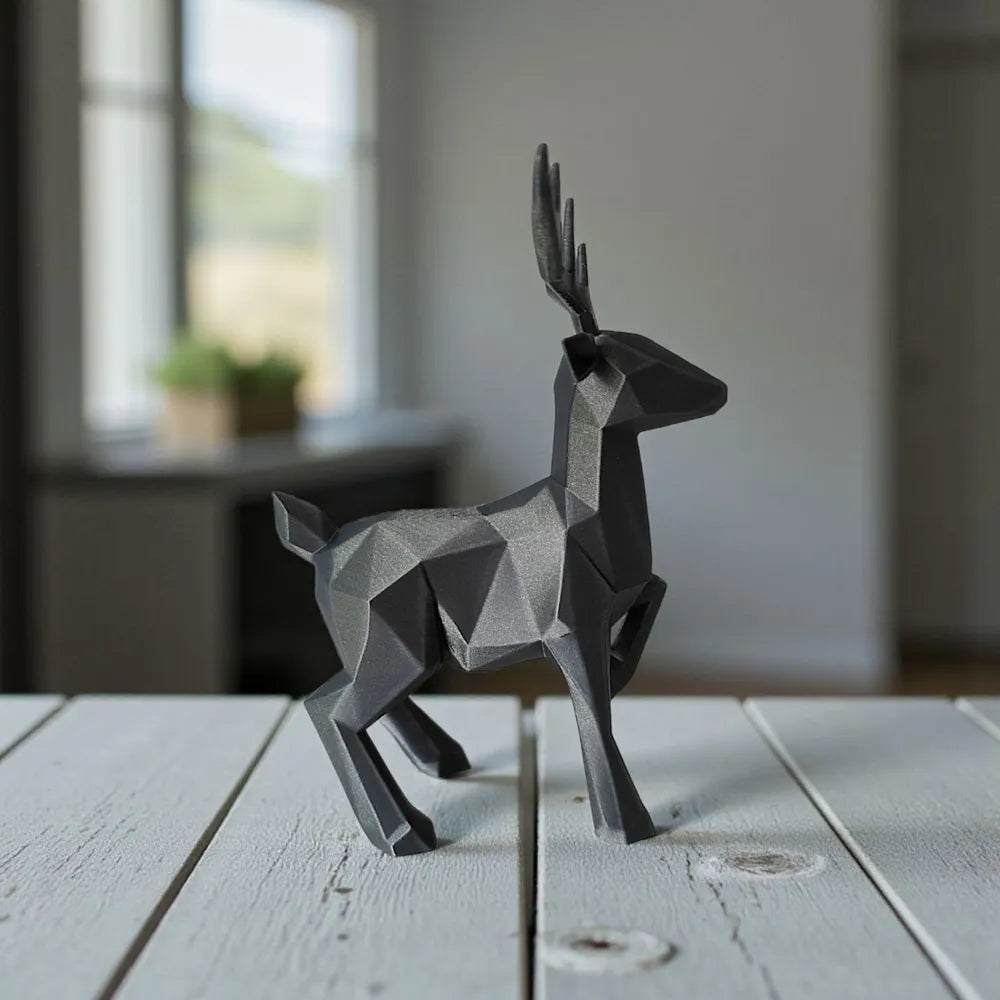 Minimalist (Christmas) Low Poly Reindeer