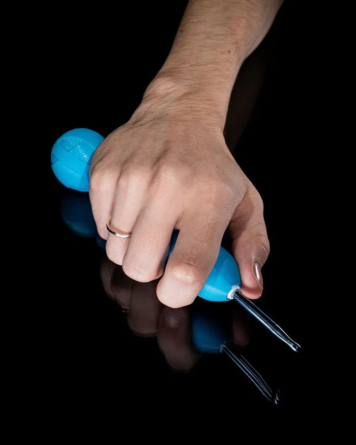 Pull_the_Strings_Yarn_Bowl_and_Hook_Case4_e9fbe2b042