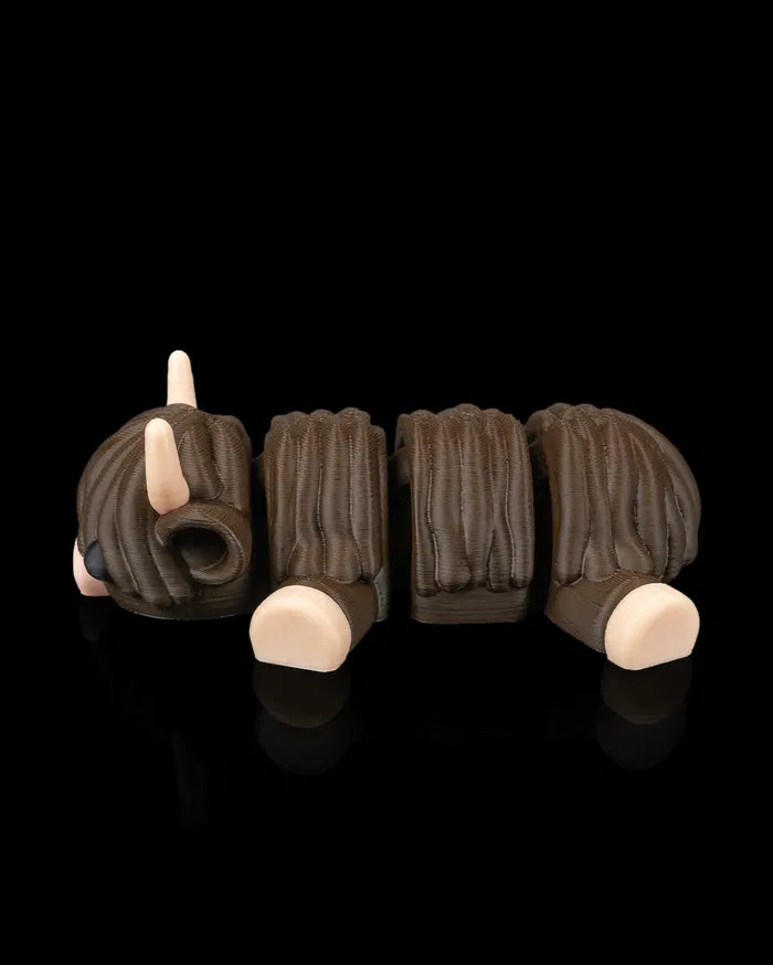 Highland_Cow_in_Field_Nest_4_6f37266235