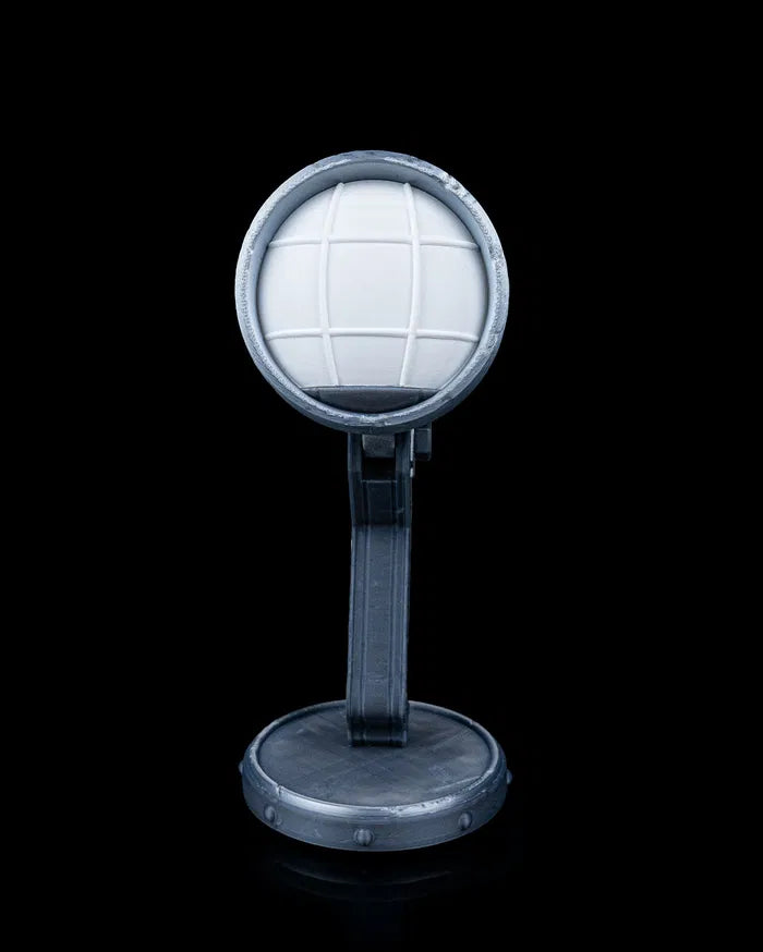 Chrome_Headlight_Table_Lamp1_08054c8858