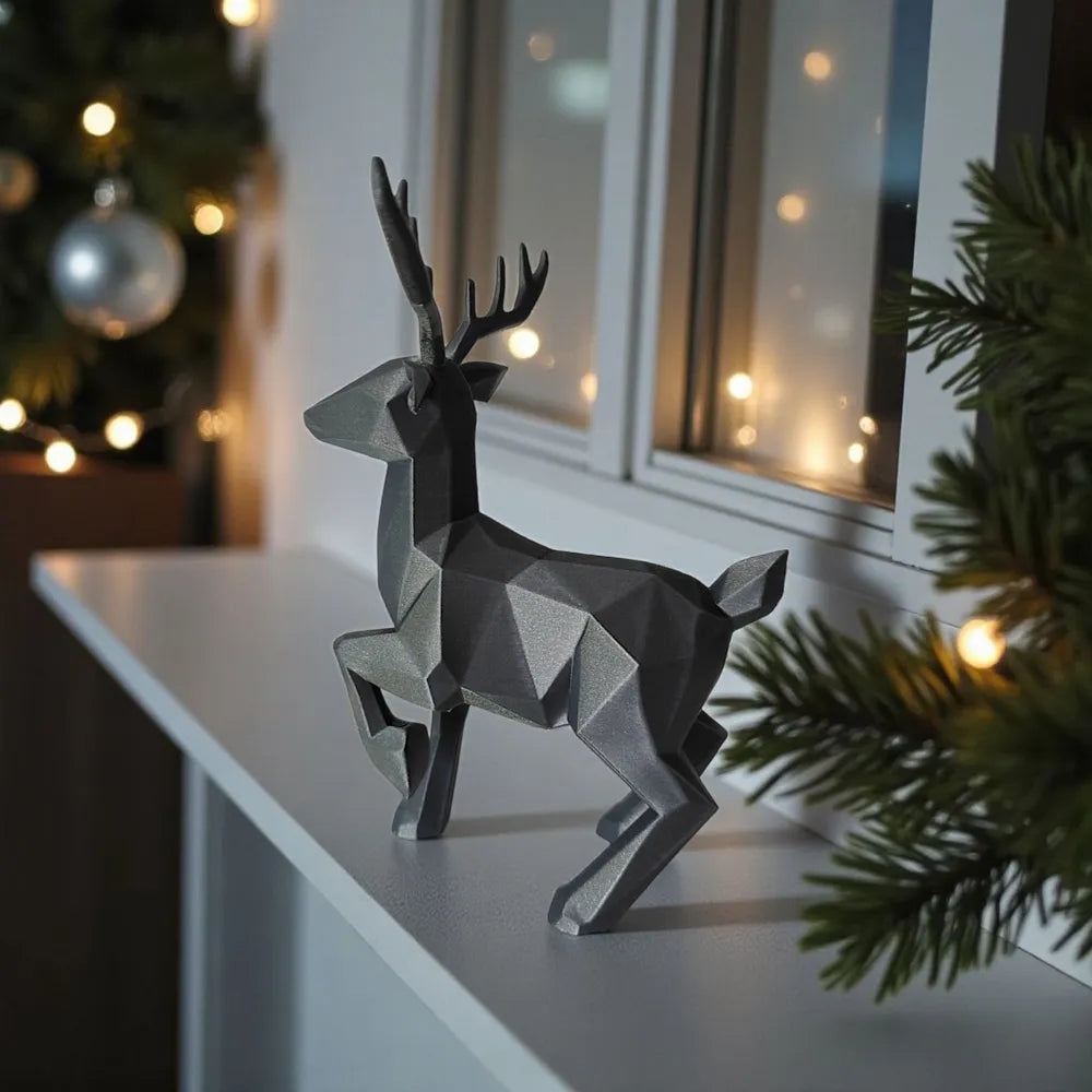 Minimalist (Christmas) Low Poly Reindeer