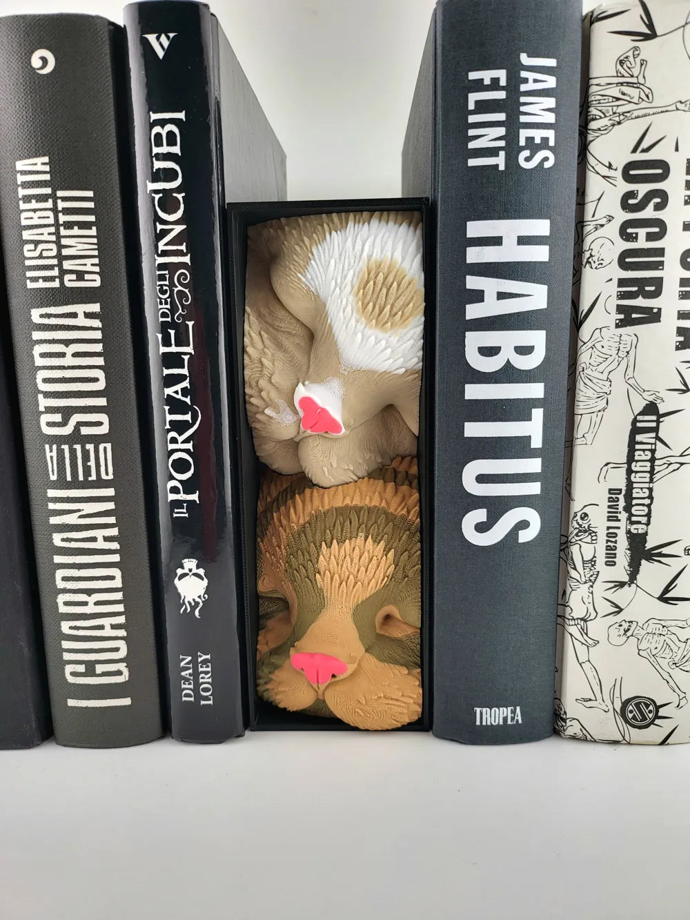 Sleeping Cat Friends NO AMS – Book Nook Shelf