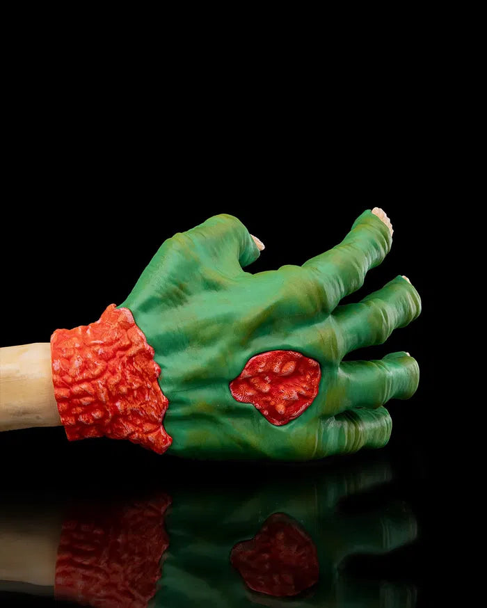 Lend_a_Hand_back_scratcher4_1337fe74b3