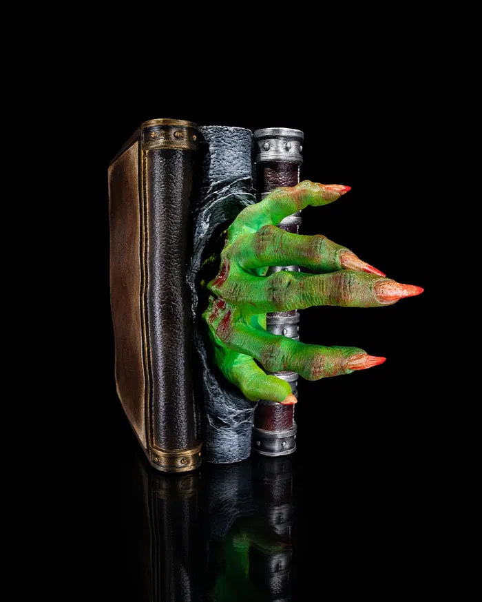 Creeping_Out_Book_Nook3_6b6b5f50ab