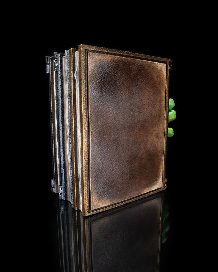 Creeping_Out_Book_Nook4_bcded38eb1