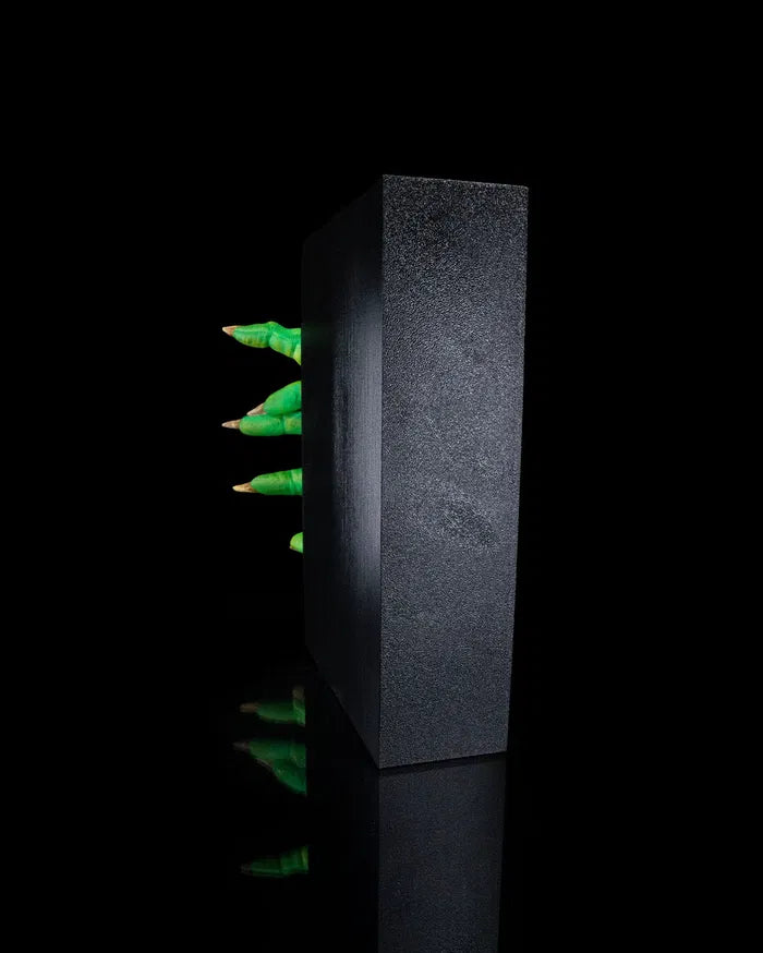 Creeping_In_Book_Nook4_0ed109dbdf