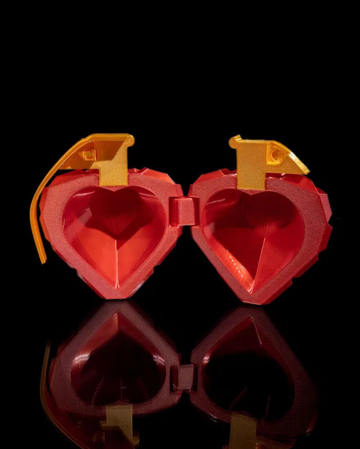 Heart_Shaped_Grenade_4_225350c0f0