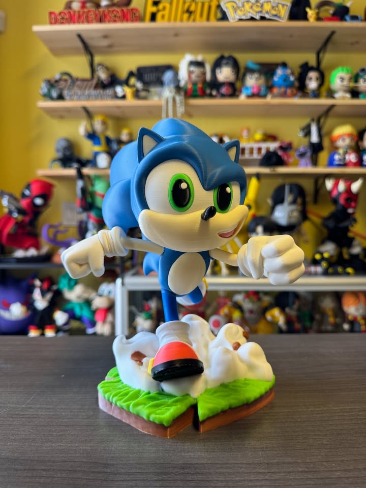 Sonic The Hedgehog 9.5” Running Display