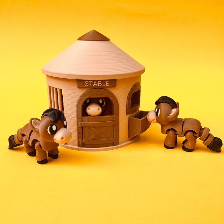 Flexi Horse And Stable House Box : Articulated Farm Animal Fidget