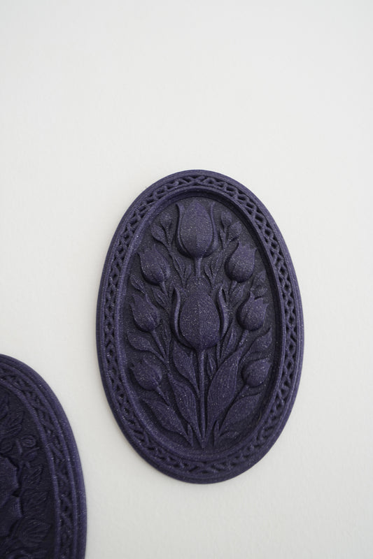 Gothic Carved Tulip Frame