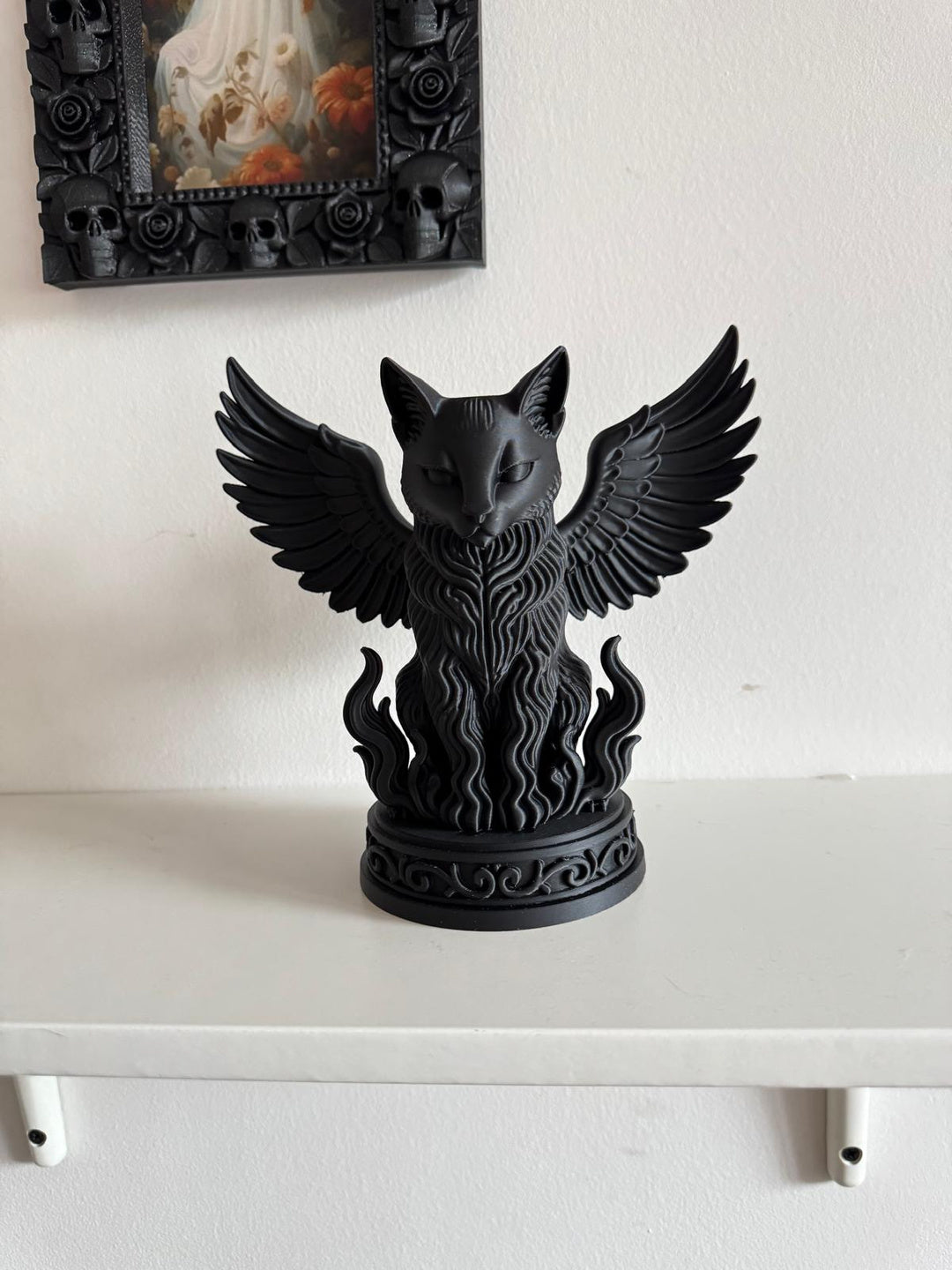 Dark Winged Cat Statue